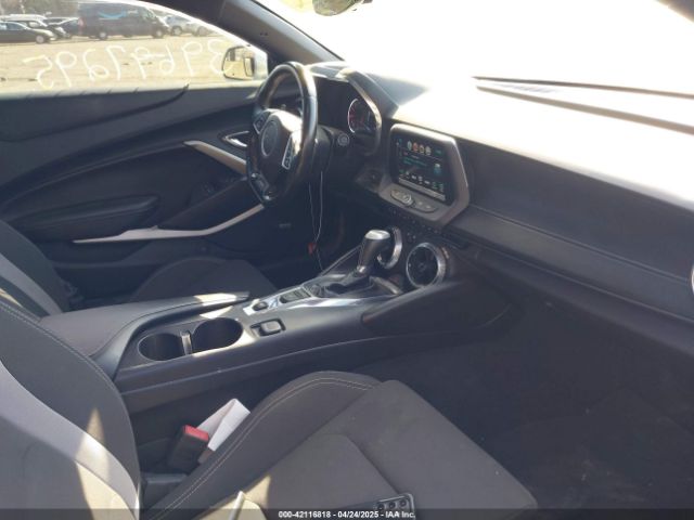 2017 CHEVROLET CAMARO 1G1FB1RX6H0131304 Photo 4