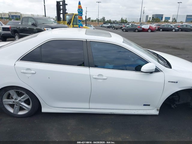 4T1BD1FKXEU138099 Toyota Camry Hybrid Se Limited Edition