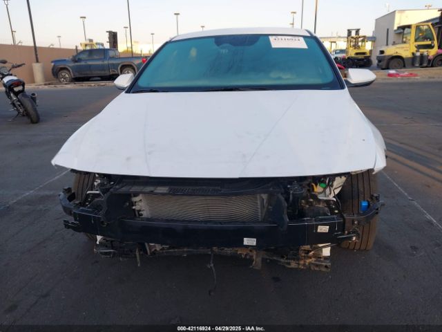 KMHLM4DJXRU097320 Hyundai Elantra Hybrid Blue