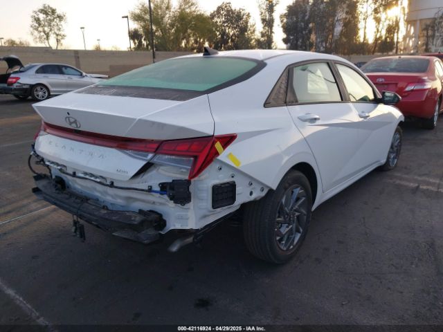 KMHLM4DJXRU097320 Hyundai Elantra Hybrid Blue