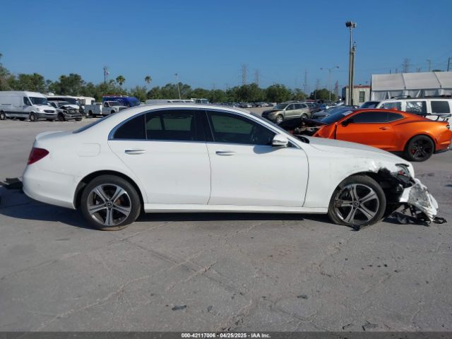 WDDZF4KB3JA421952 Mercedes-Benz E 300 4matic