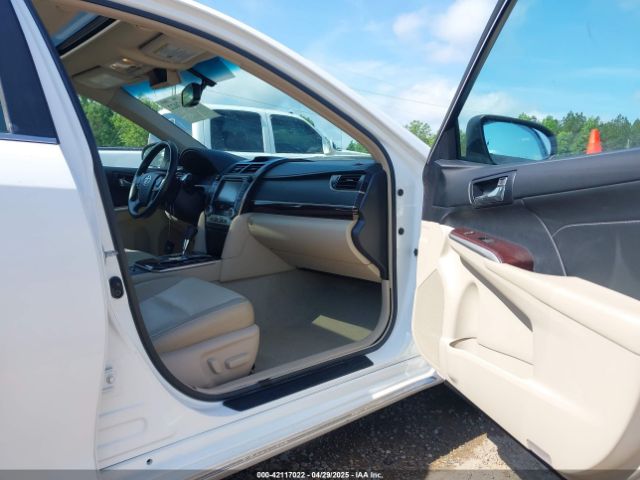 4T1BF1FK1EU806205 Toyota CAMRY XLE