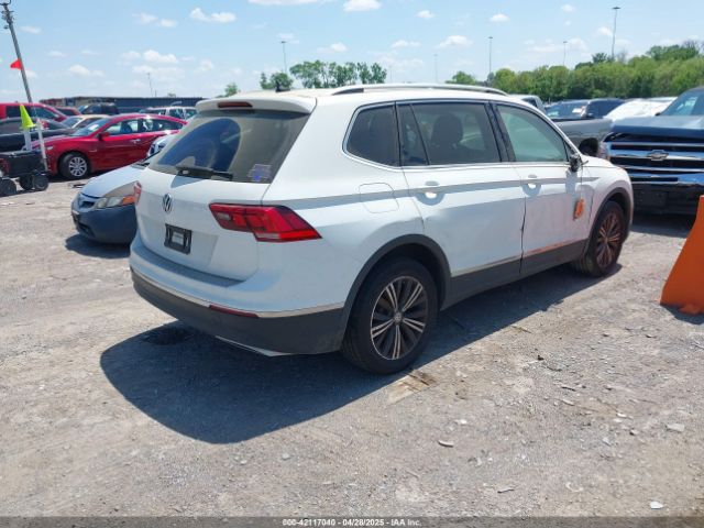2019 VOLKSWAGEN TIGUAN 3VV3B7AX9KM189485 Photo 3
