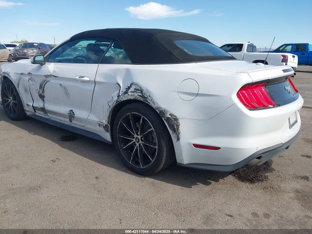 Ford Mustang Ecoboost Premium 2021 1FATP8UH1M5114546 Image 3