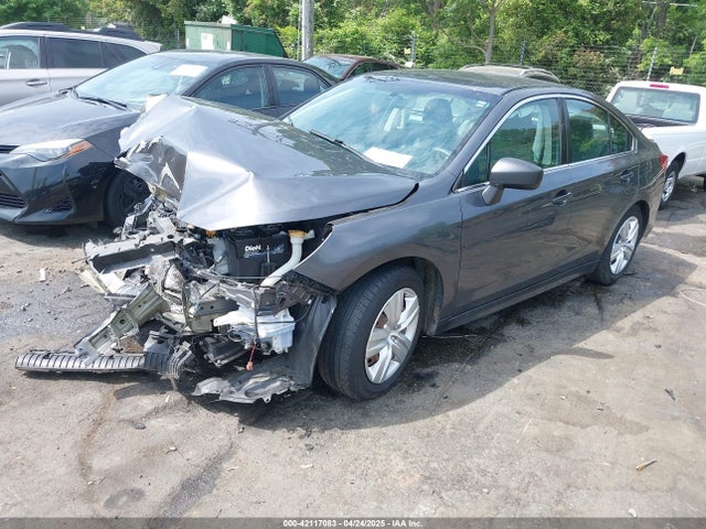 4S3BNAA67J3032155 Subaru Legacy 2.5i