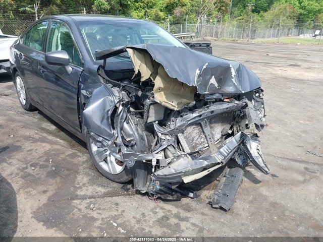 4S3BNAA67J3032155 Subaru Legacy 2.5i