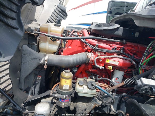 3AKJGEBG3FSGB4650 Freightliner Cummins Isx