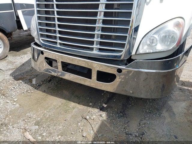 3AKJGEBG3FSGB4650 Freightliner Cummins Isx