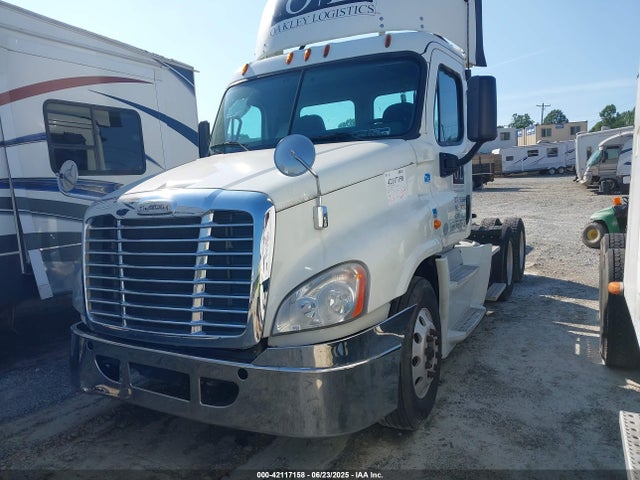 3AKJGEBG3FSGB4650 Freightliner Cummins Isx