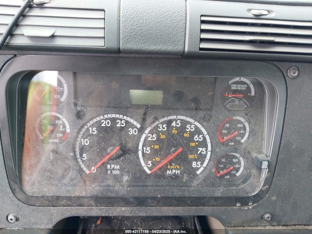 3AKJGEBG3FSGB4650 Freightliner Cummins Isx