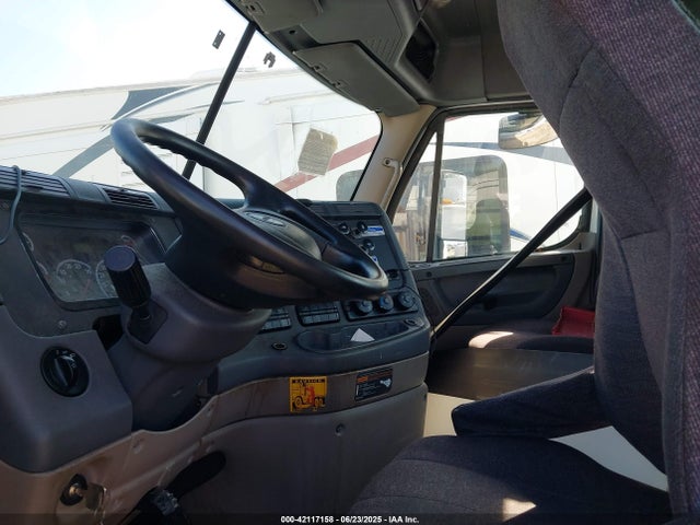 3AKJGEBG3FSGB4650 Freightliner Cummins Isx
