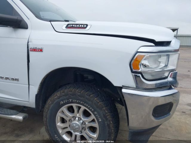 3C6UR5CJ4LG235002 RAM 2500 Tradesman  4x4 6'4 Box