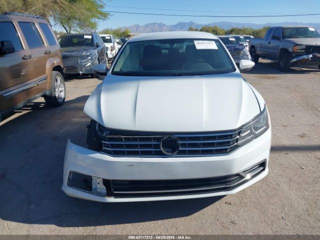1VWAT7A33HC083492 Volkswagen Passat 1.8t S