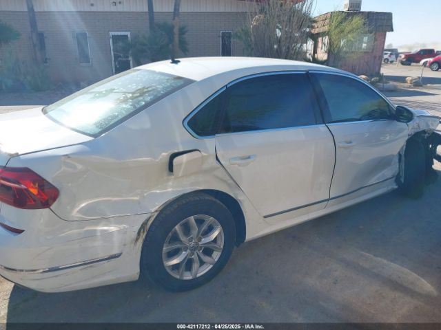 1VWAT7A33HC083492 Volkswagen Passat 1.8t S