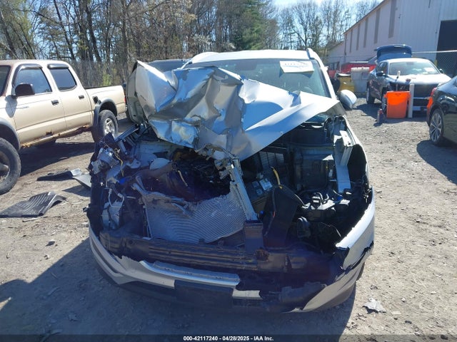 KM8J3CA49HU546634 Hyundai TUCSON SE