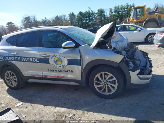 KM8J3CA49HU546634 Hyundai TUCSON SE