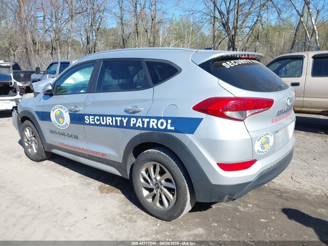 KM8J3CA49HU546634 Hyundai TUCSON SE