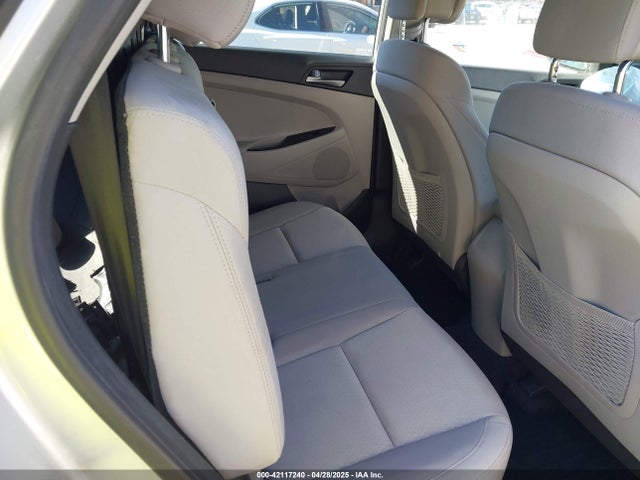 KM8J3CA49HU546634 Hyundai TUCSON SE