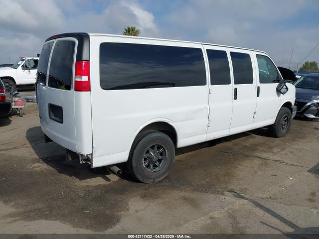 1GAZGPFG3K1158144 Chevrolet Express 3500 Lt