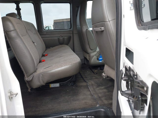1GAZGPFG3K1158144 Chevrolet Express 3500 Lt