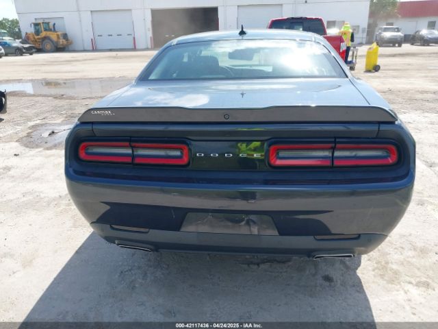 2C3CDZAG4KH549107 Dodge Challenger Sxt