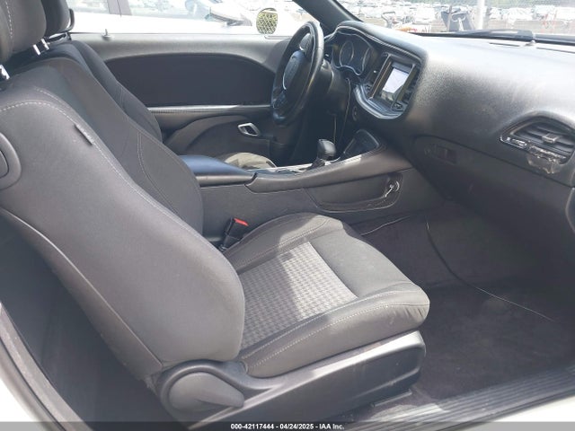 2C3CDZAG1HH640649 Dodge Challenger Sxt