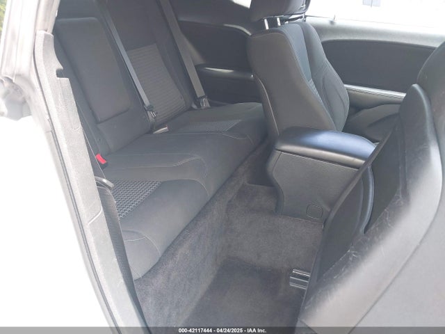 2C3CDZAG1HH640649 Dodge Challenger Sxt