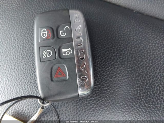 2017 JAGUAR F-PACE SADCJ2BNXHA087740 Photo 10