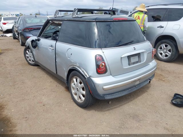 2004 MINI COOPER WMWRC33434TJ57506 Photo 2