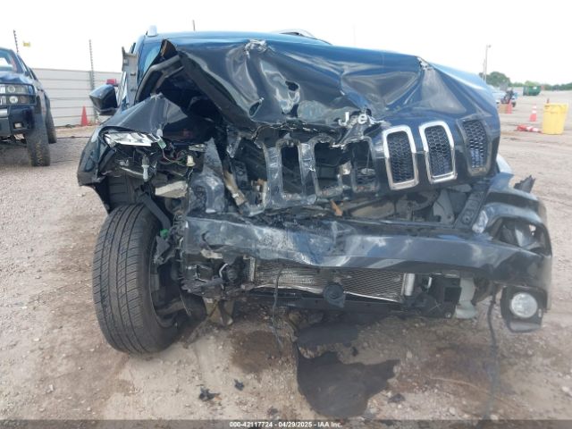 1C4PJLLB0JD511454 Jeep Cherokee Latitude Plus Fwd