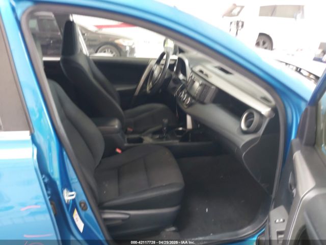 JTMBFREV5GJ076639 Toyota RAV4 LE