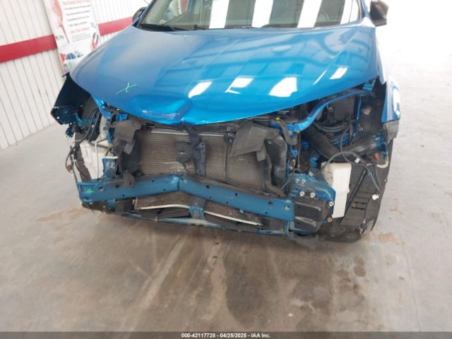 JTMBFREV5GJ076639 Toyota RAV4 LE