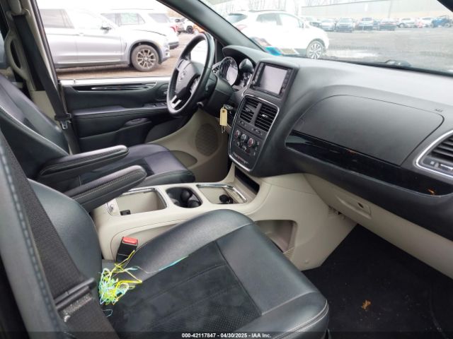 2C4RDGCG4JR239541 Dodge Grand Caravan Sxt