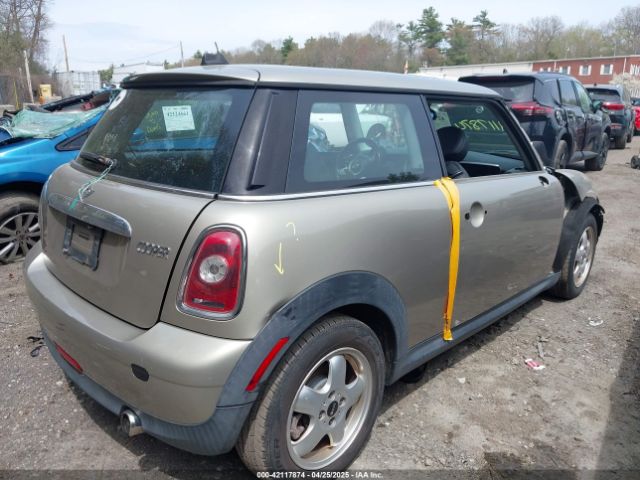 2010 MINI COOPER WMWMF3C52ATZ61026 Photo 3