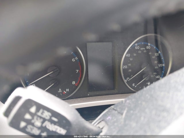 JTMWFREV0JJ210062 Toyota Rav4 Xle