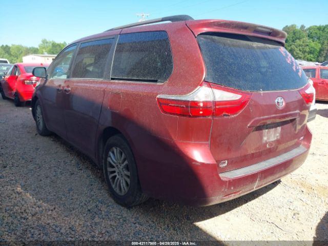 2015 TOYOTA SIENNA 5TDYK3DC3FS666438 Photo 2