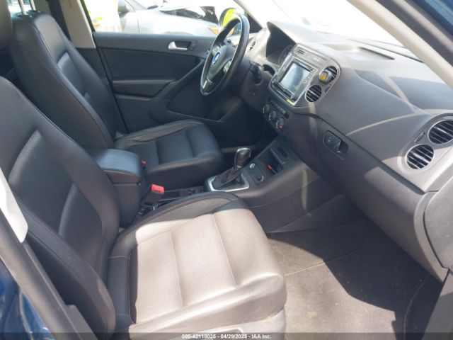 WVGSV7AX9HK008379 Volkswagen Tiguan 2.0t Wolfsburg Edition