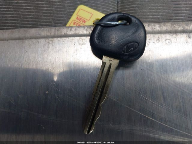 KMHD74LF8HU065490 Hyundai ELANTRA SE