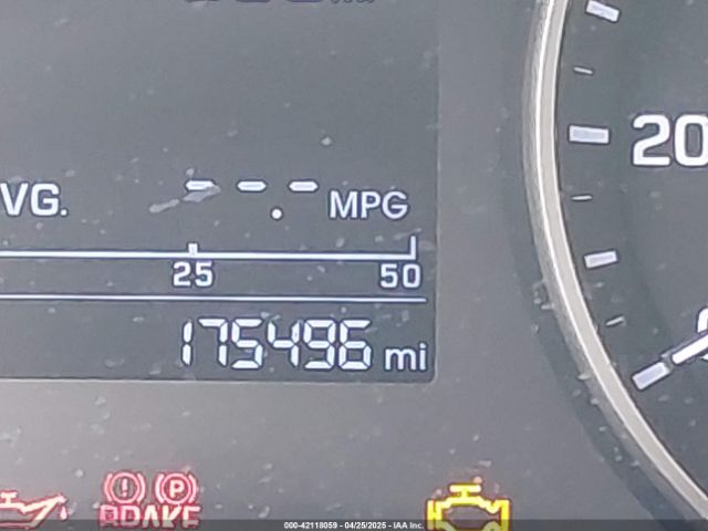 KMHD74LF8HU065490 Hyundai ELANTRA SE