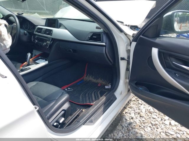 2017 BMW 320I WBA8E5G53HNU42351 Photo 4