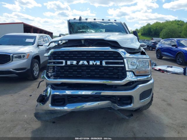 3C6UR5HJ9PG564714 RAM 2500 Tradesman  4x4 8' Box