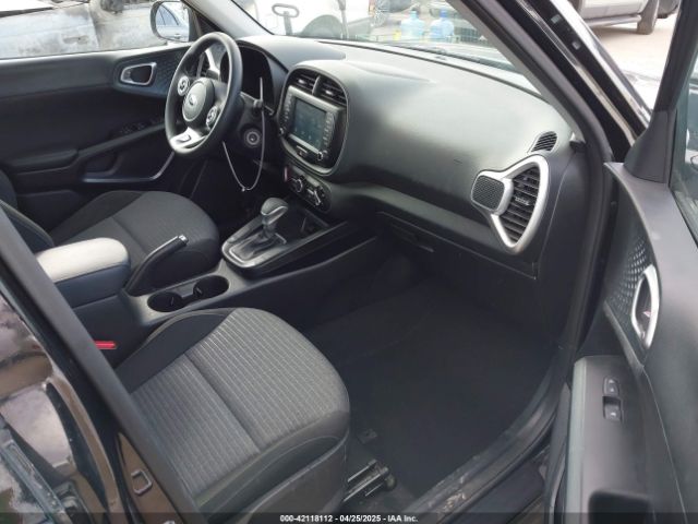 KNDJ23AU7M7126130 KIA SOUL S