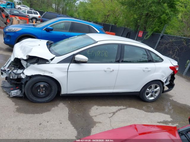 1FADP3F21EL224140 Ford FOCUS SE