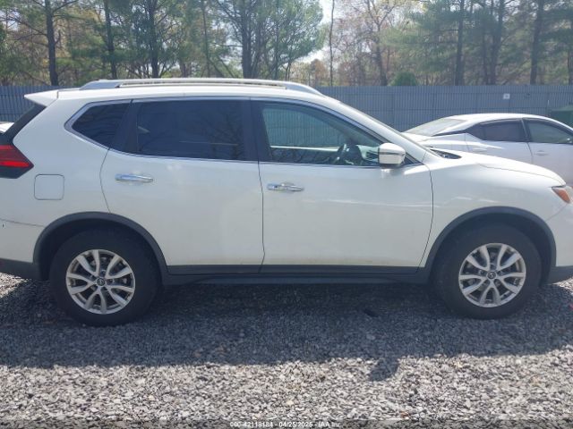 KNMAT2MVXHP584388 Nissan ROGUE SV