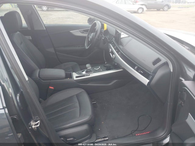 2017 AUDI A4 WAUGMAF41HN033670 Photo 4
