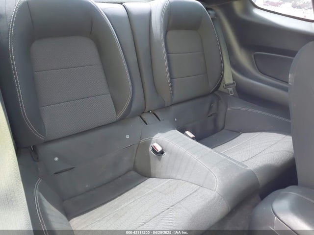 1FA6P8AM5G5300125 Ford Mustang V6