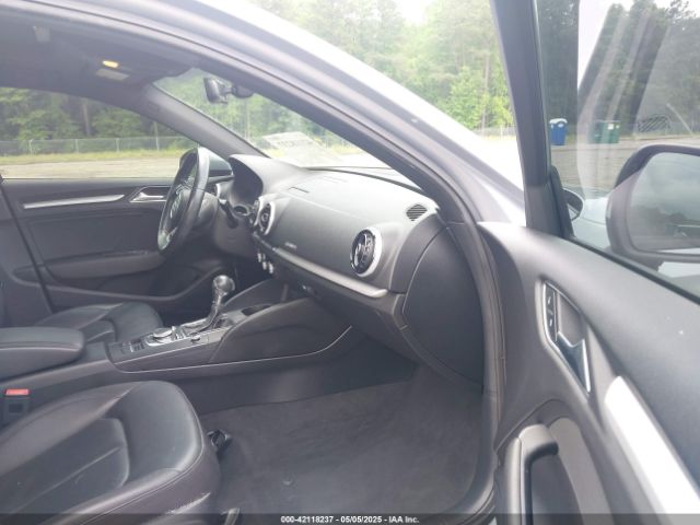 WAUB8GFF2H1009940 Audi A3 2.0t Premium