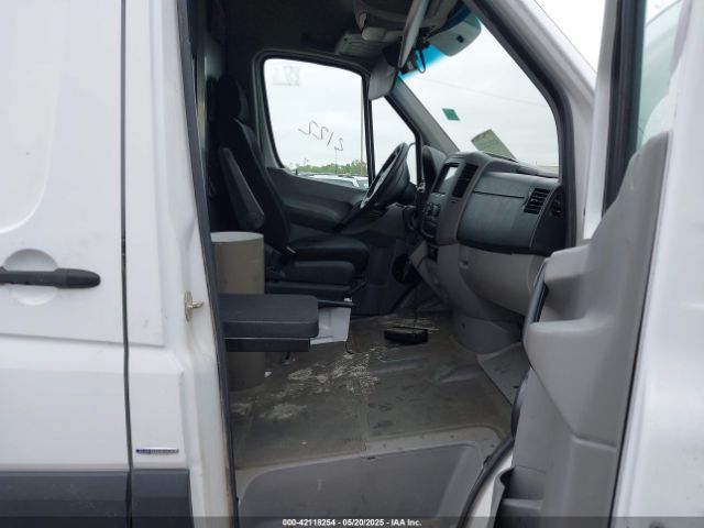 WD3PE8DE1E5899704 Mercedes-Benz Sprinter 2500 High Roof