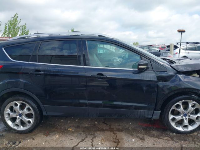 1FMCU0JX5EUB22801 Ford Escape Titanium