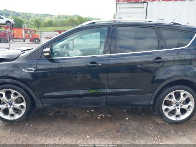 1FMCU0JX5EUB22801 Ford Escape Titanium